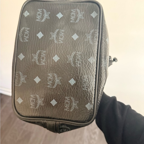 MCM Black Leather Shoulder Bag - Picture 7 of 7